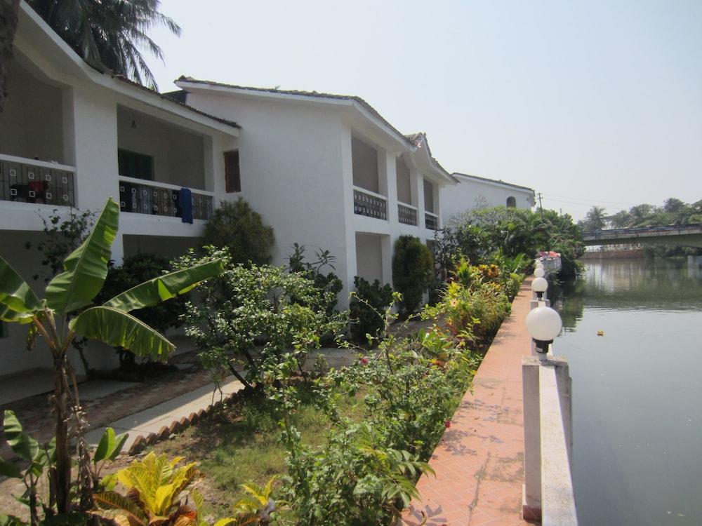 Hotel Riverside Baga Kültér fotó