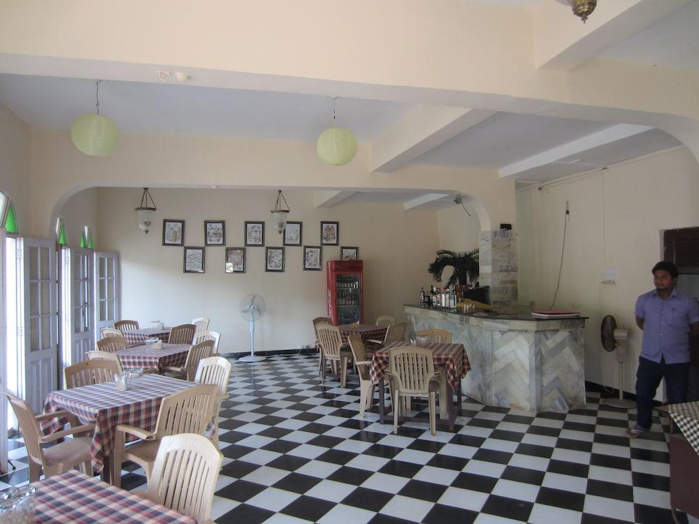 Hotel Riverside Baga Kültér fotó